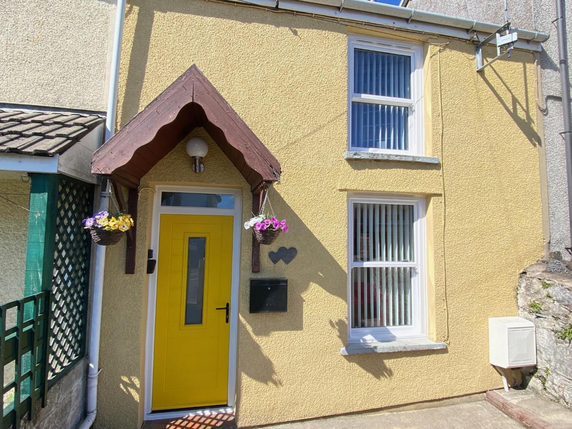 Villa The Cwtch, Log Fire, Sleeps 6, Nr Zip World, Brecon And Bike Park Wales Aberdare Exterior foto