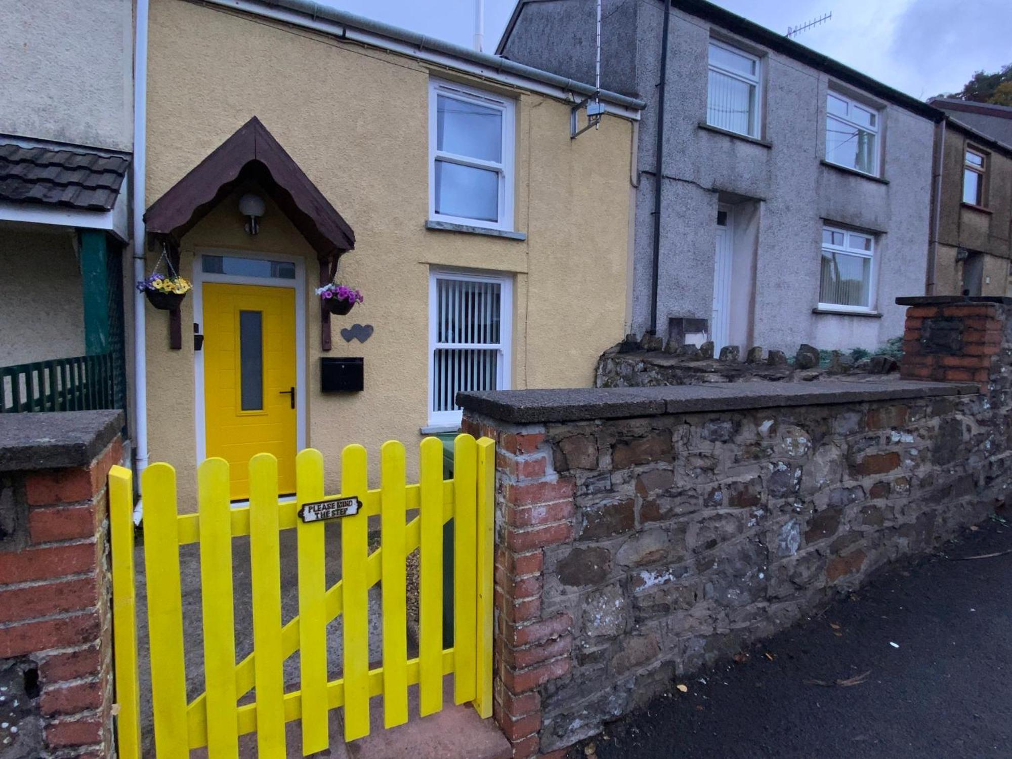 Villa The Cwtch, Log Fire, Sleeps 6, Nr Zip World, Brecon And Bike Park Wales Aberdare Exterior foto